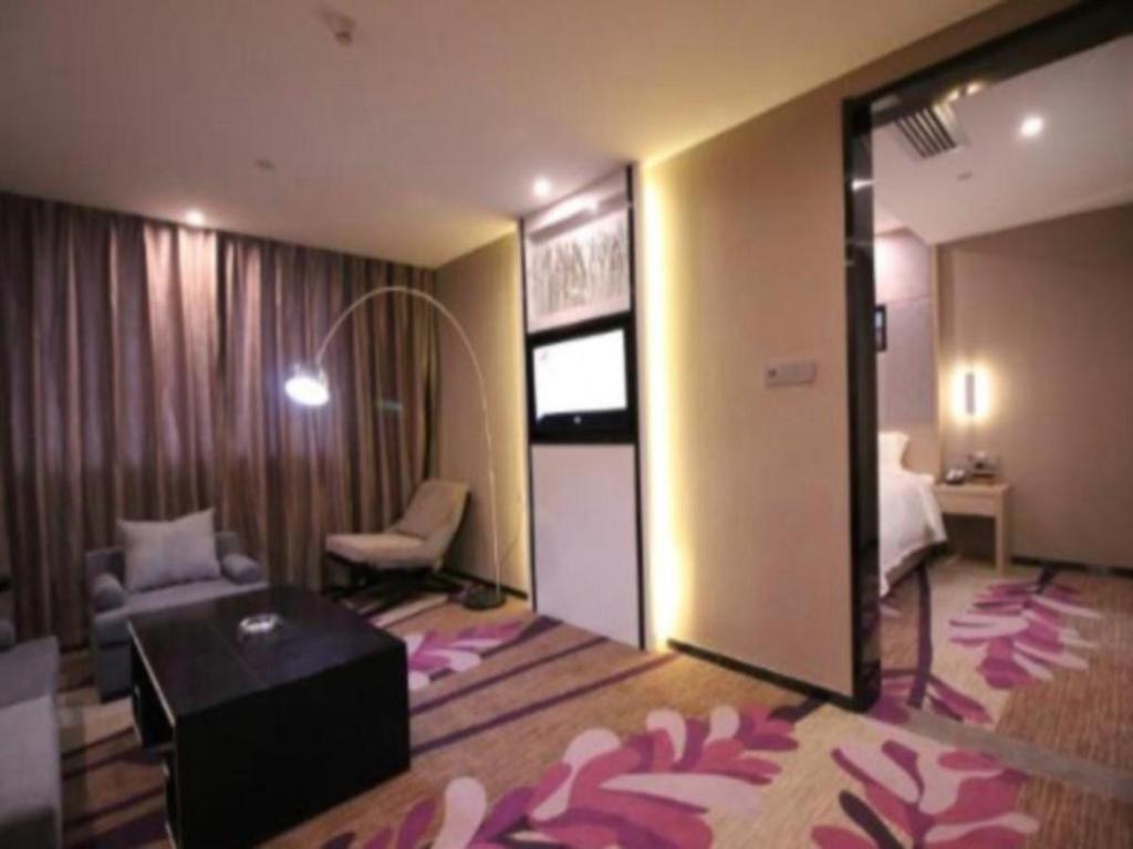 Lavande Hotel Nanchang Ai XI Hu Subway East Station Branch מראה חיצוני תמונה