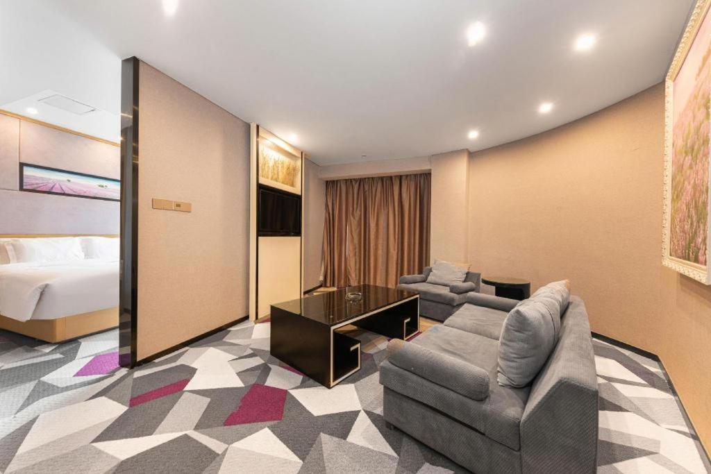 Lavande Hotel Nanchang Ai XI Hu Subway East Station Branch מראה חיצוני תמונה
